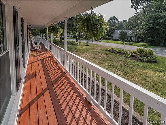 4th image of 10059 Haleys Hollow Ct