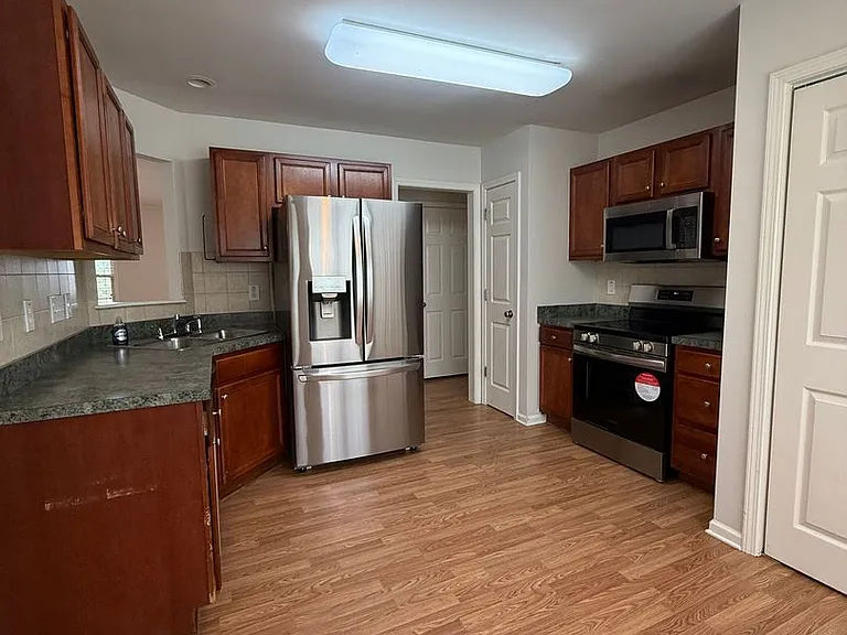 2305 Gray Goose Loop — Photo 6