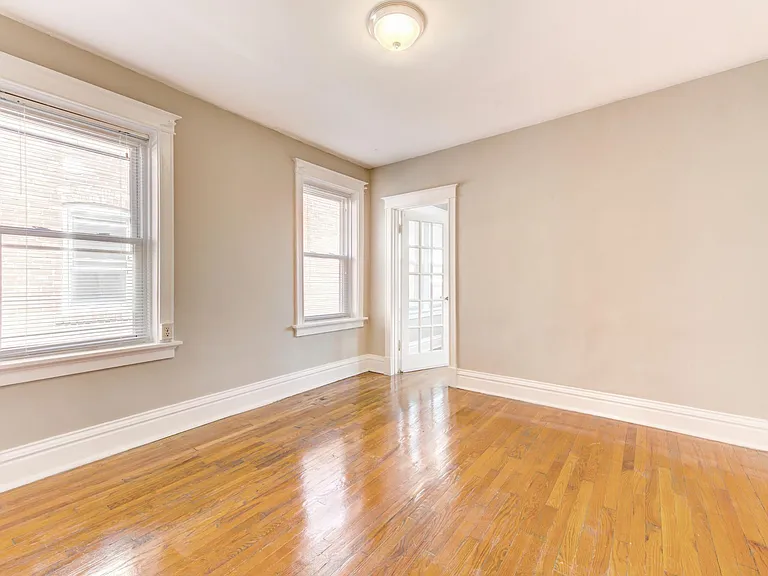 6331 Southwood Ave #3W — Photo 12