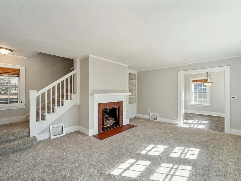2217 Donald St — Photo 4