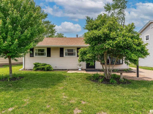 4733 48th St #A, Moline, IL 61265