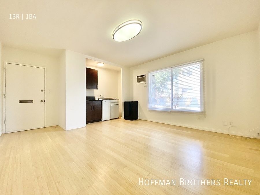1st image of 937 Cole Ave Ste 8