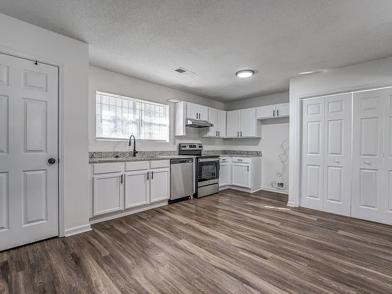 2551 Parkview Dr — Photo 7