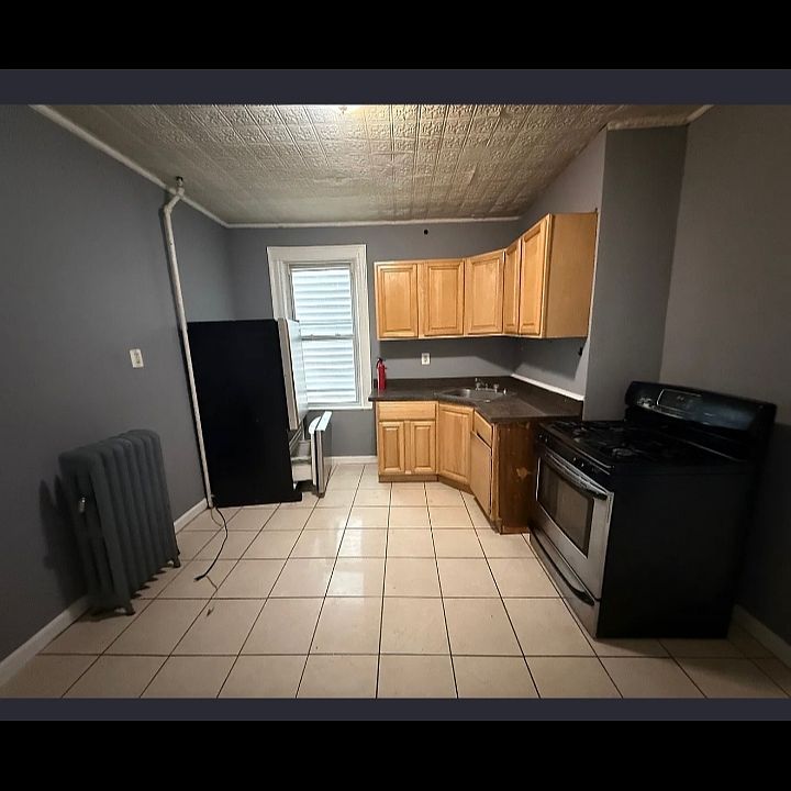 1st image of 591 15th Ave #1L