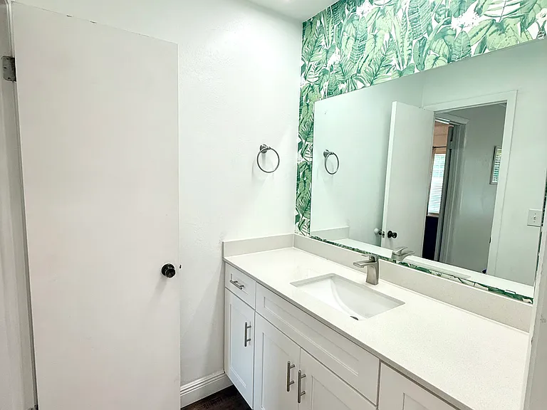 11801 Foxrun Ln — Photo 23