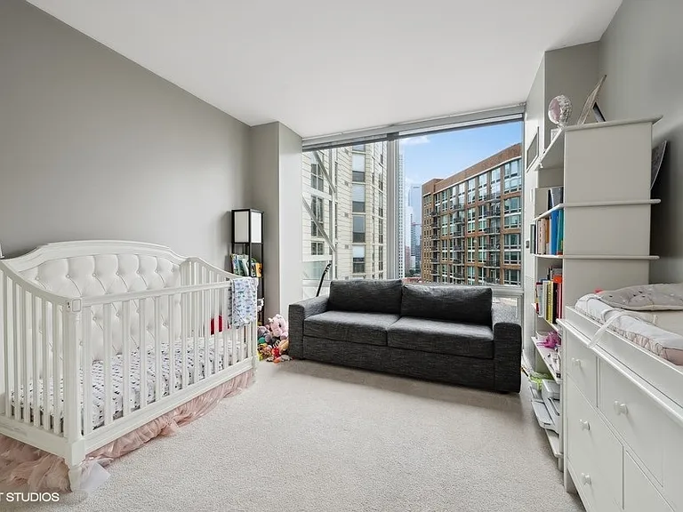 653 N Kingsbury St #1401 — Photo 15