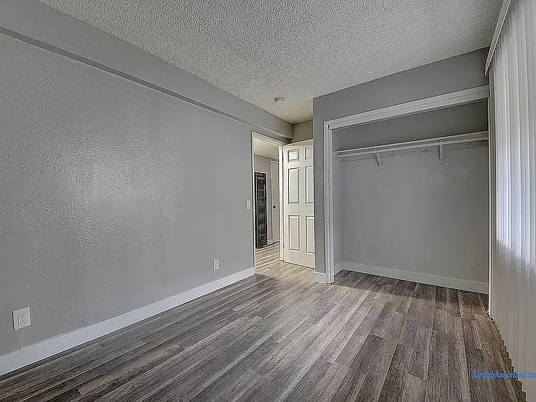 5524-5526 Atlantic Avenue — Photo 32