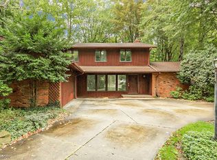 4000 E Meadow Ln, Beachwood, OH 44122