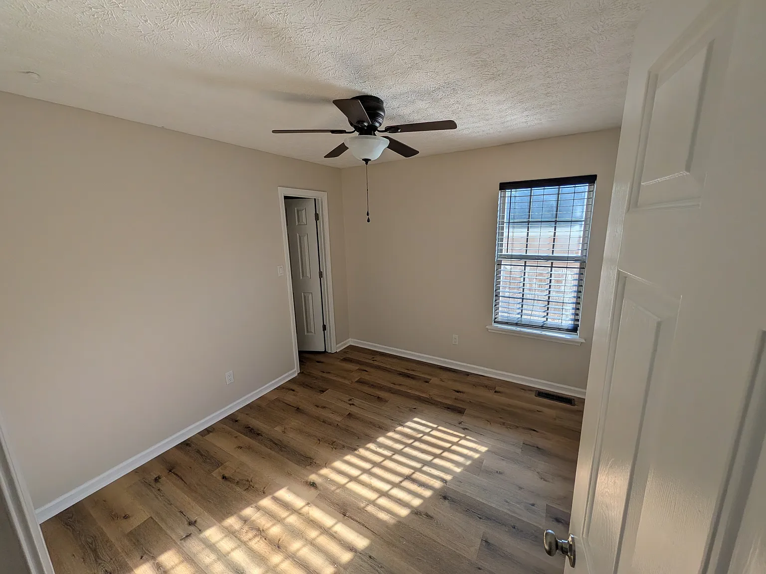3 bed, 1065 sqft, $1,450 — Photo 4