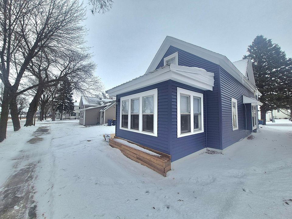 1st image of 1137 Ash Ave