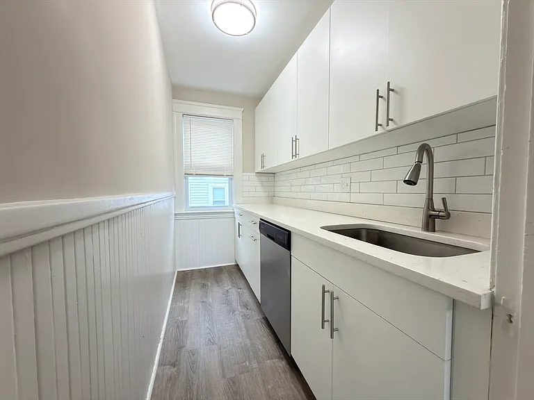 4 Glade St #2 — Photo 23