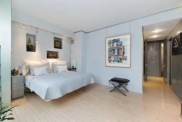 Rented by Keller Williams NYC | media 16