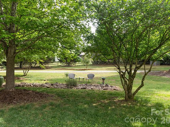 5th image of 3860 Landrum Rd