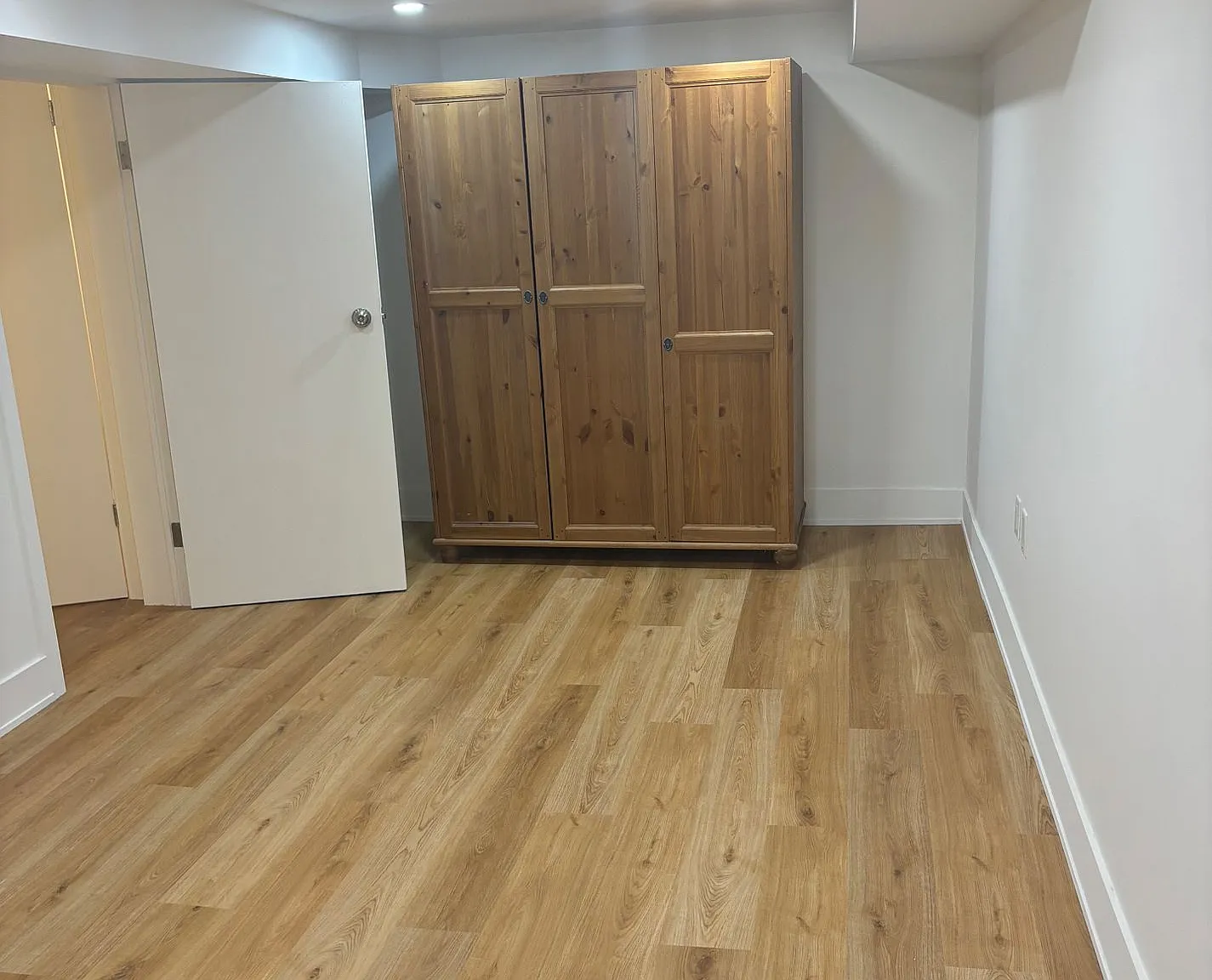 Studio, $1,250 — Photo 4