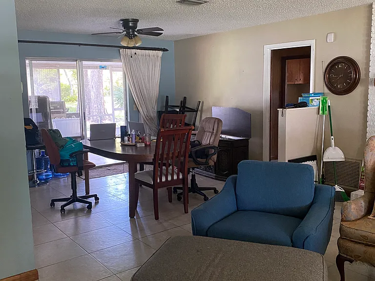 1884 Knight Ave — Photo 6