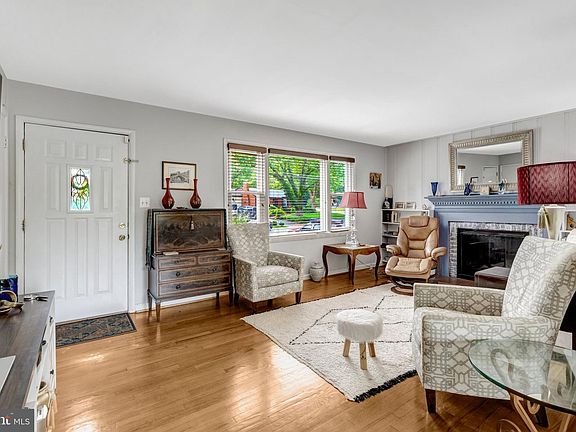 4th image of 608 Tazewell Rd NW