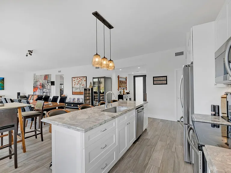 273 W Seaview Dr — Photo 13