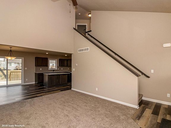 5th image of 204 Summit Cir NW