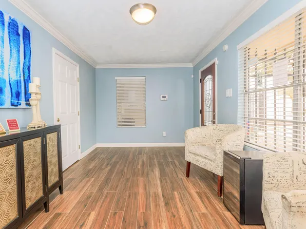 74 Lyerly Place Apartments