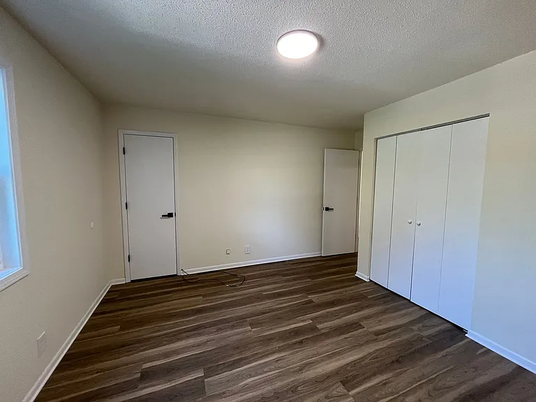 3921 Grand Ave — Photo 7