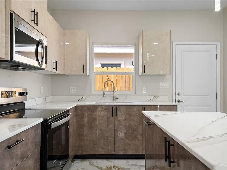 501 N Onyx Ave #4 — Photo 5