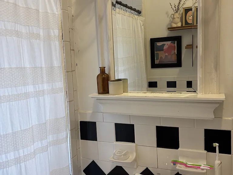 33 Bellevue St #33 — Photo 1