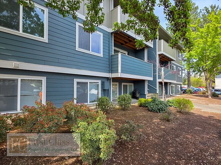 17150 SW Heritage Ct #128 — Photo 16