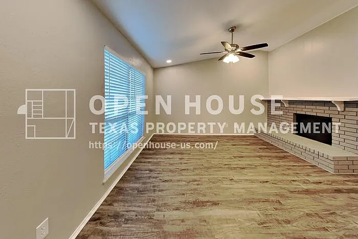 518 White Oak St — Photo 3