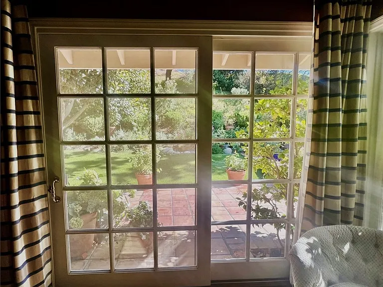 10 Rimrock — Photo 12