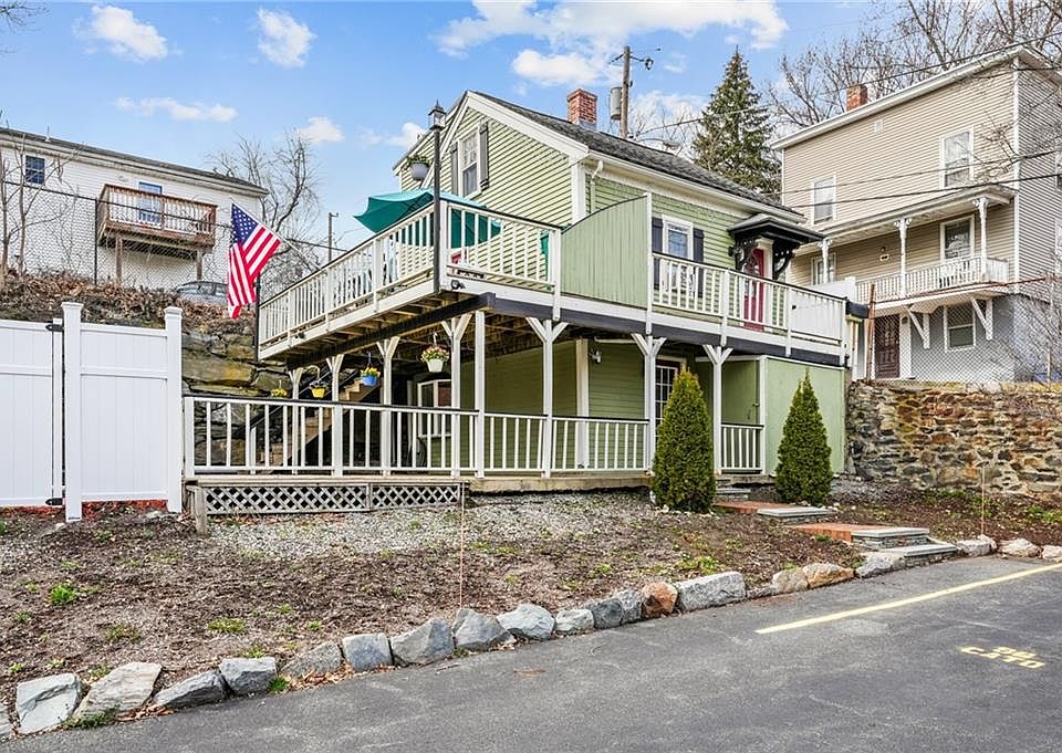 96 Cato St, Woonsocket, RI 02895 Zillow