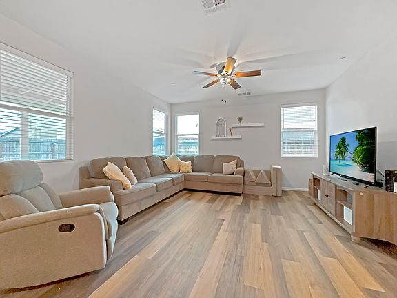 5th image of 3733 E Kaweah Avenue