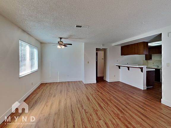 2nd image of 5400 Elsinore Way