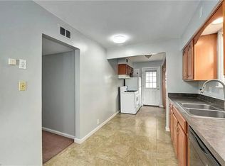 915 Dartmoor Ave, Parma, OH