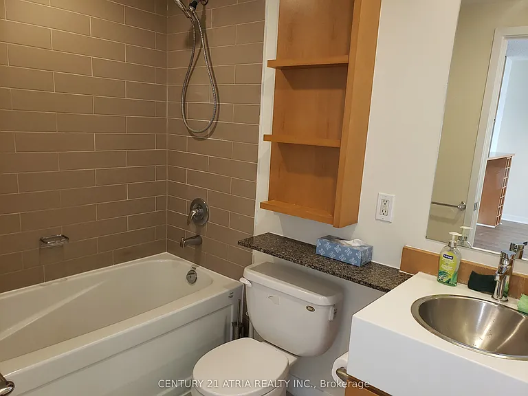 35 Mariner Ter #3510 — Photo 7