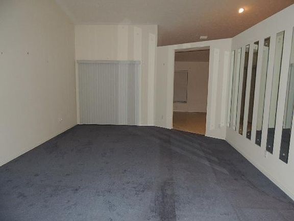 5th image of 613 SE Beth Court
