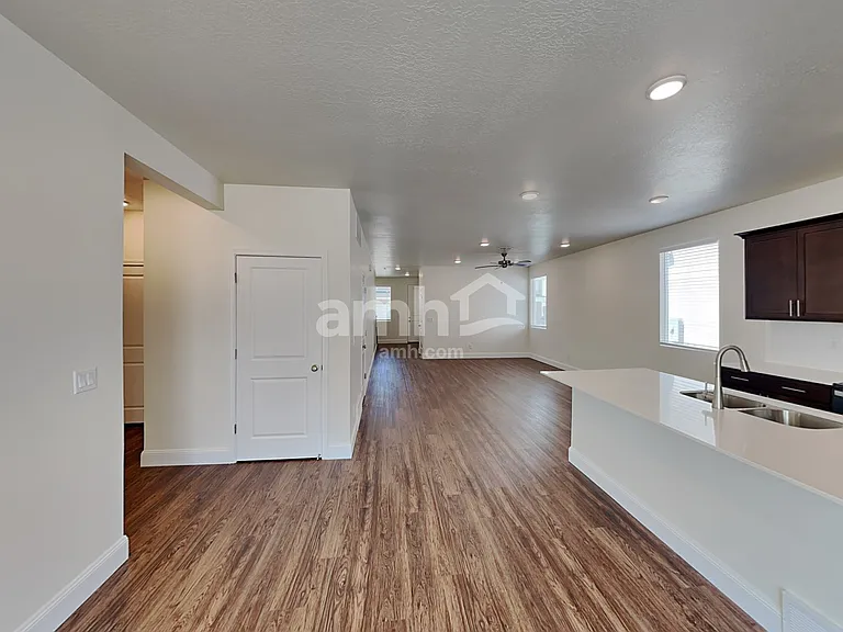 2694 W 3340 S — Photo 6