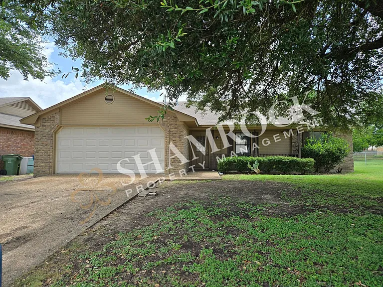 217 Tampico Dr — Photo 1
