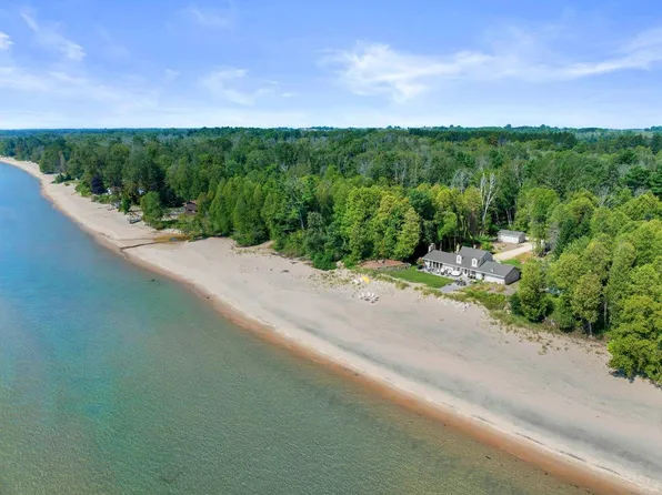 N1623 Alexander LANE, Oostburg, WI 53070