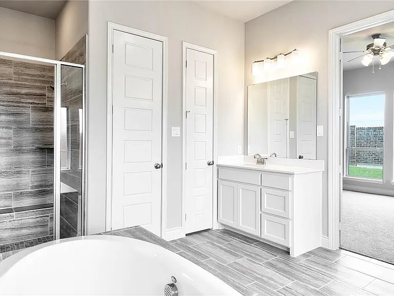 1730 Holmwood Dr — Photo 11