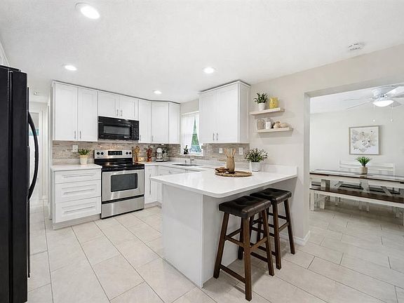 4th image of 3744 Carron St