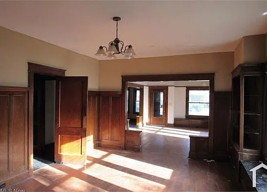 6 bed, 3000 sqft, $2,600 — Photo 2
