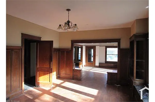 Building Photo - 10718 Drexel Ave