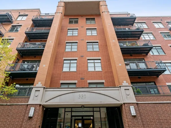 330 N Clinton St APT 607, Chicago, IL 60661