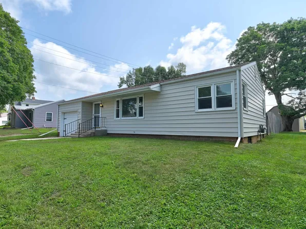 506 5th St, Armstrong, IA 50514