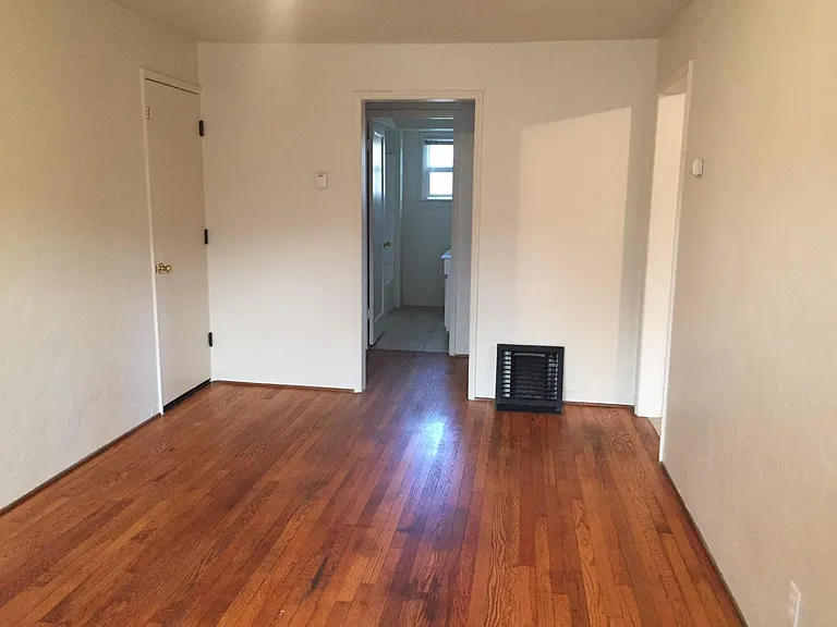 487 Watson St #3 — Photo 1