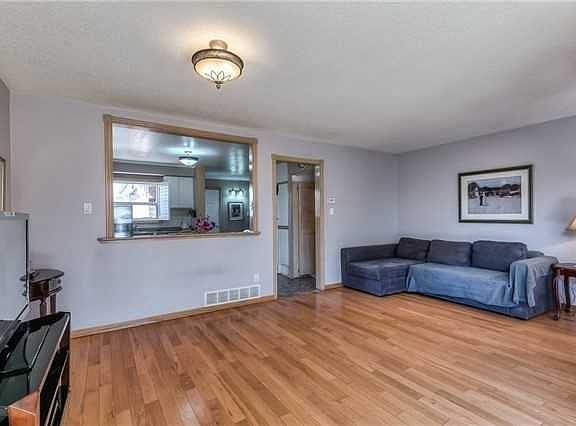 4th image of 123 Kersey Cres