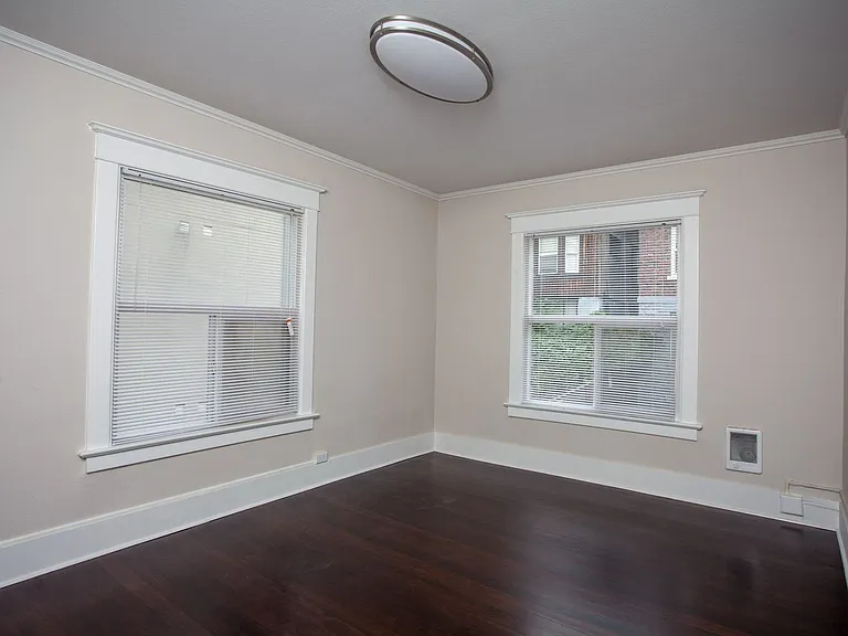 Great Location with Full Washer and Dryer in Unit and Full Kitchen! — Photo 59