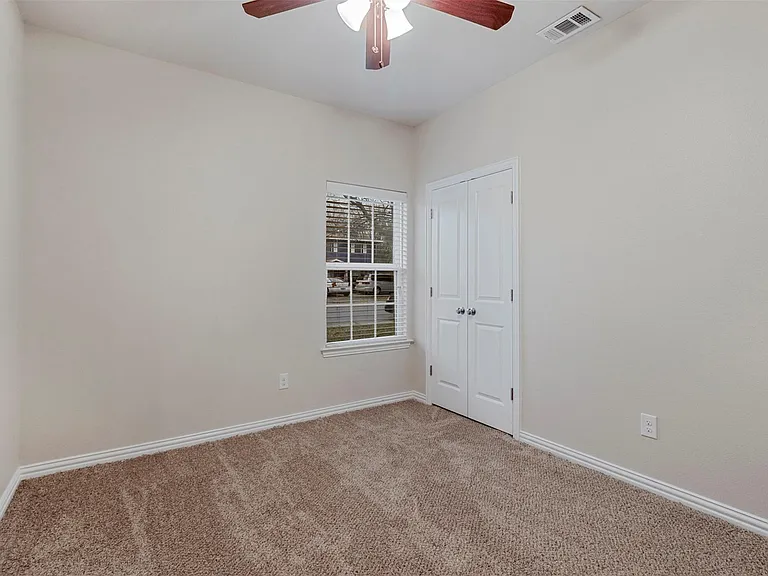 731 W Morton St — Photo 9