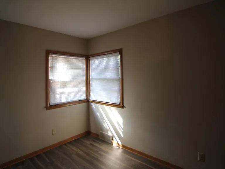 633 Walnut St — Photo 9