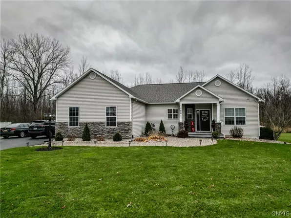 5881 Miralago Ln, Brewerton, NY 13029